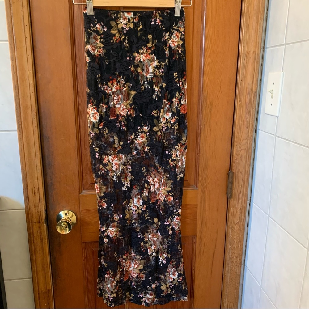 ♦️SOLD♦️ Lip Service Maxi Long Black Floral Gypsy Witch Sheer Lace Skirt. - Picture 4 of 8